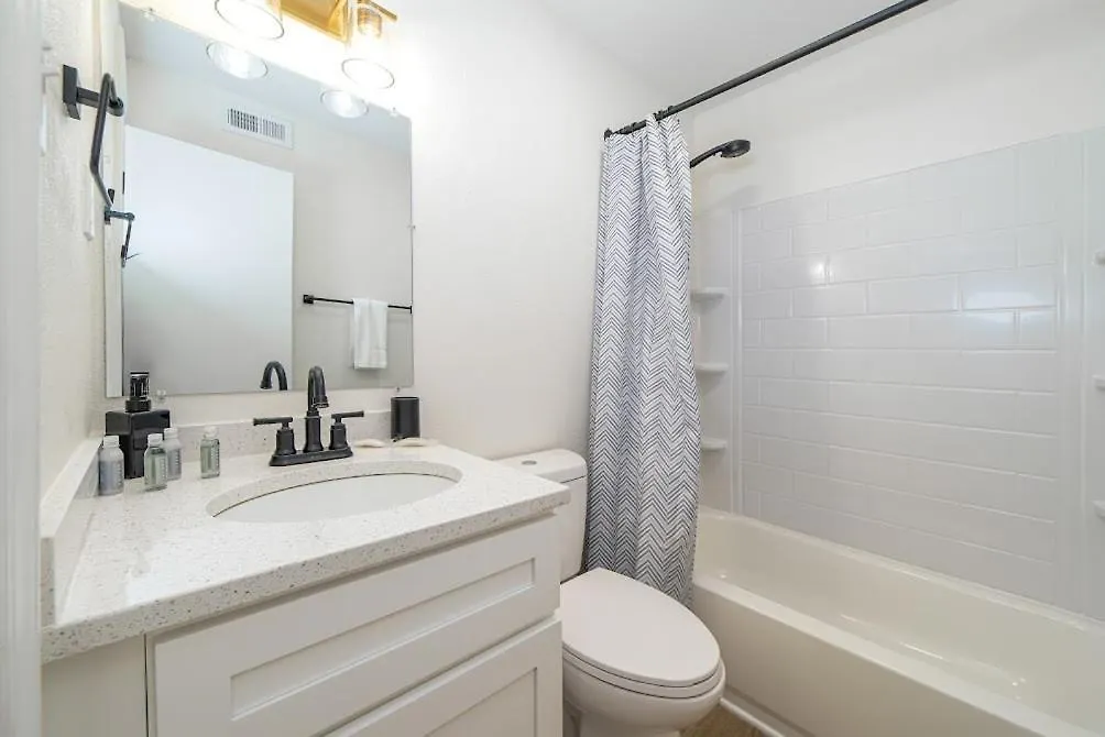 Sojourn'S Harborage Seal Suite Pet Friendly North Camellia Acres